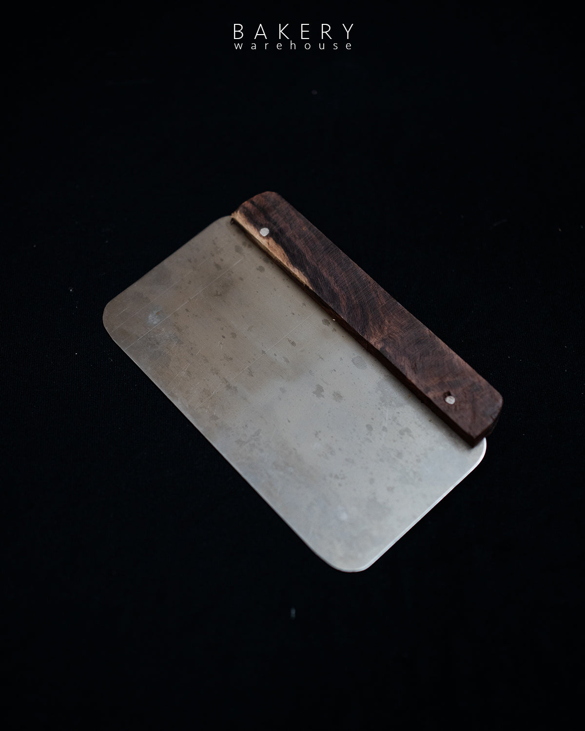 Scrapper with wooden handle- R
